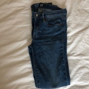 Gap mid rise skinny jeans!